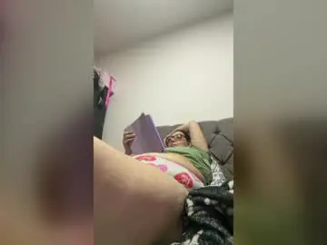 Niickyjones  live sex cam