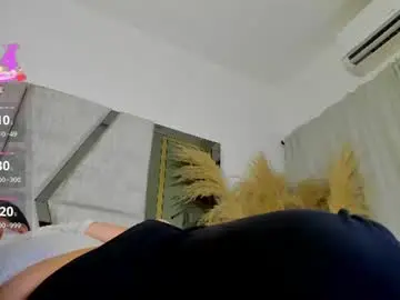 Niickyjones  live sex cam