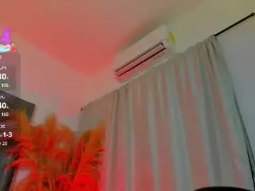 Niickyjones  live sex cam