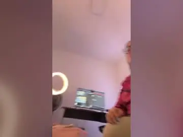 Niickyjones  live sex cam
