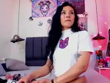 Raia_  live sex cam