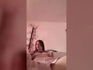 Cherrymilkk  live sex cam
