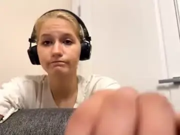 Cleopatralewey  live sex cam