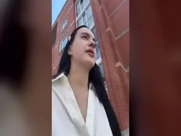 Linaket  live sex cam