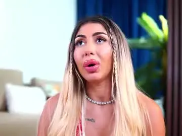 Lucyyrosse  live sex cam