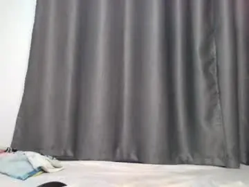 Pretty_curvy99  live sex cam