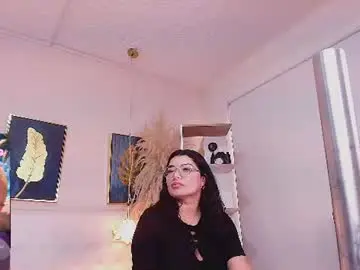 Yully_  live sex cam