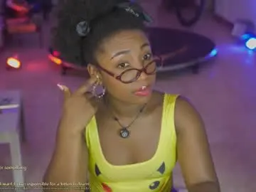 Emmasanzoficial  live sex cam