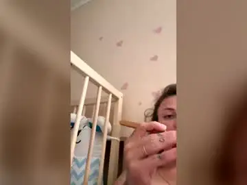 Goldenbabex  live sex cam