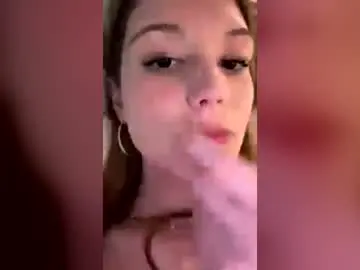 Lilyloveeee  live sex cam