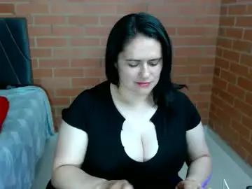 Paula__117  live sex cam