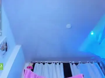 Pretty_valen  live sex cam