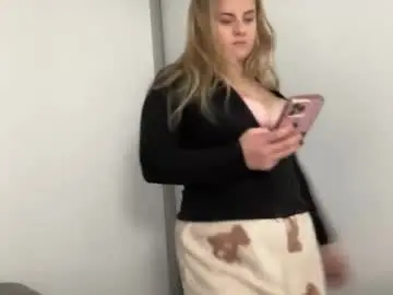 Tigoldbitties11  live sex cam