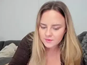Tigoldbitties11  live sex cam