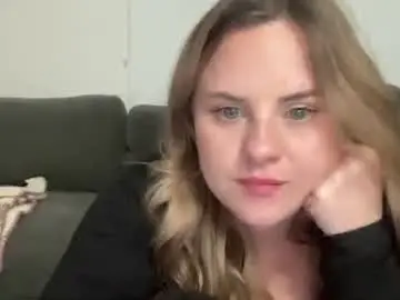 Tigoldbitties11  live sex cam