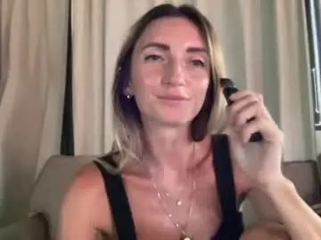 Chasingsunsets_quinn  live sex cam