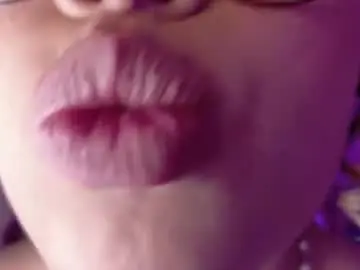 Haelycute  live sex cam