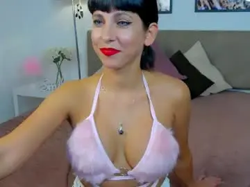 Heidieraven  live sex cam