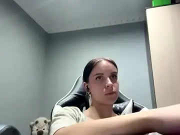 Lynettawiseman  live sex cam