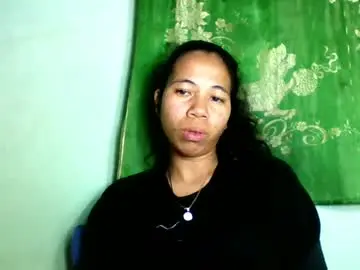 Mirah881  live sex cam