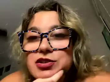 Desmerelda  live sex cam
