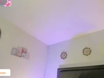 Emmilyclark  live sex cam