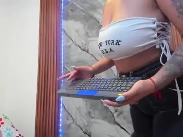 Nikitaa20  live sex cam