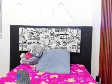 Nikitaa20  live sex cam