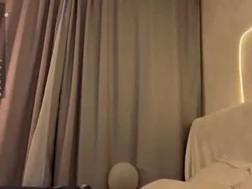 Cristicaire  live sex cam