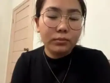 Eliatrimmell  live sex cam