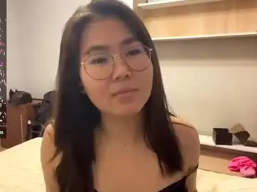 Eliatrimmell  live sex cam