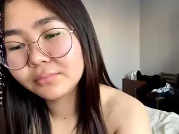 Eliatrimmell  live sex cam