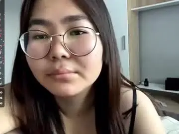 Eliatrimmell  live sex cam