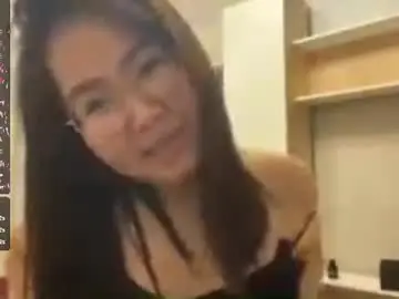 Eliatrimmell  live sex cam