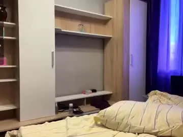 Eliatrimmell  live sex cam
