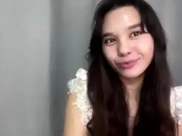 Moonlitsilk  live sex cam