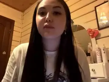 Quyencritchlow  live sex cam