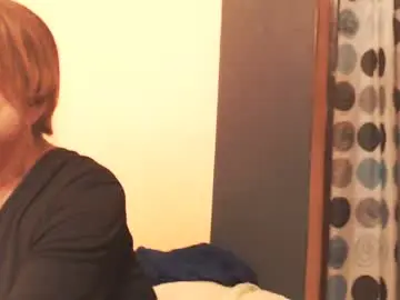 Wildredcat  live sex cam