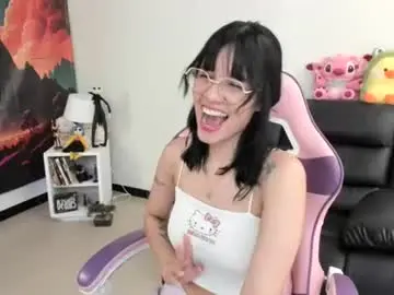Yunablack  live sex cam