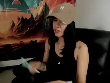 Yunablack  live sex cam