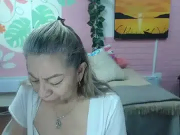 Desire_latin  live sex cam