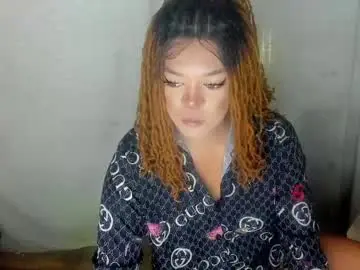 Im_ur_hot_ella  live sex cam