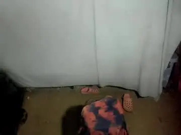 Im_ur_hot_ella  live sex cam