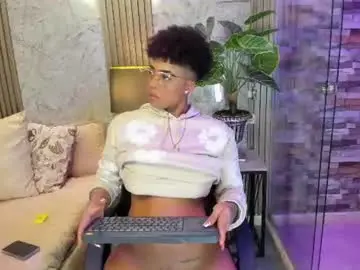 Luciawallace  live sex cam