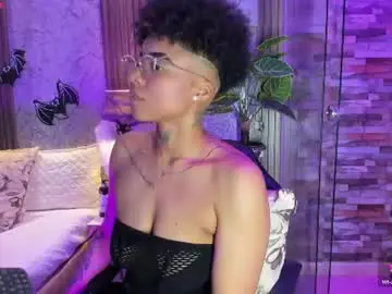 Luciawallace  live sex cam