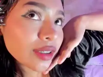 Miaasummeer  live sex cam