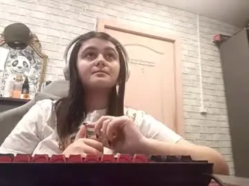 Stormylukacs  live sex cam