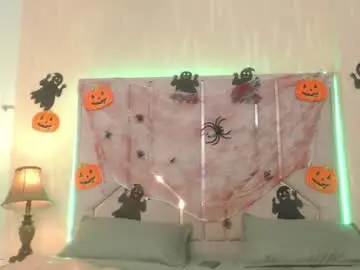 Tinnataylor  live sex cam