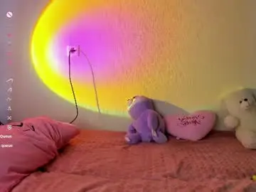 Alettaevee  live sex cam