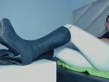 Bonnyloo  live sex cam